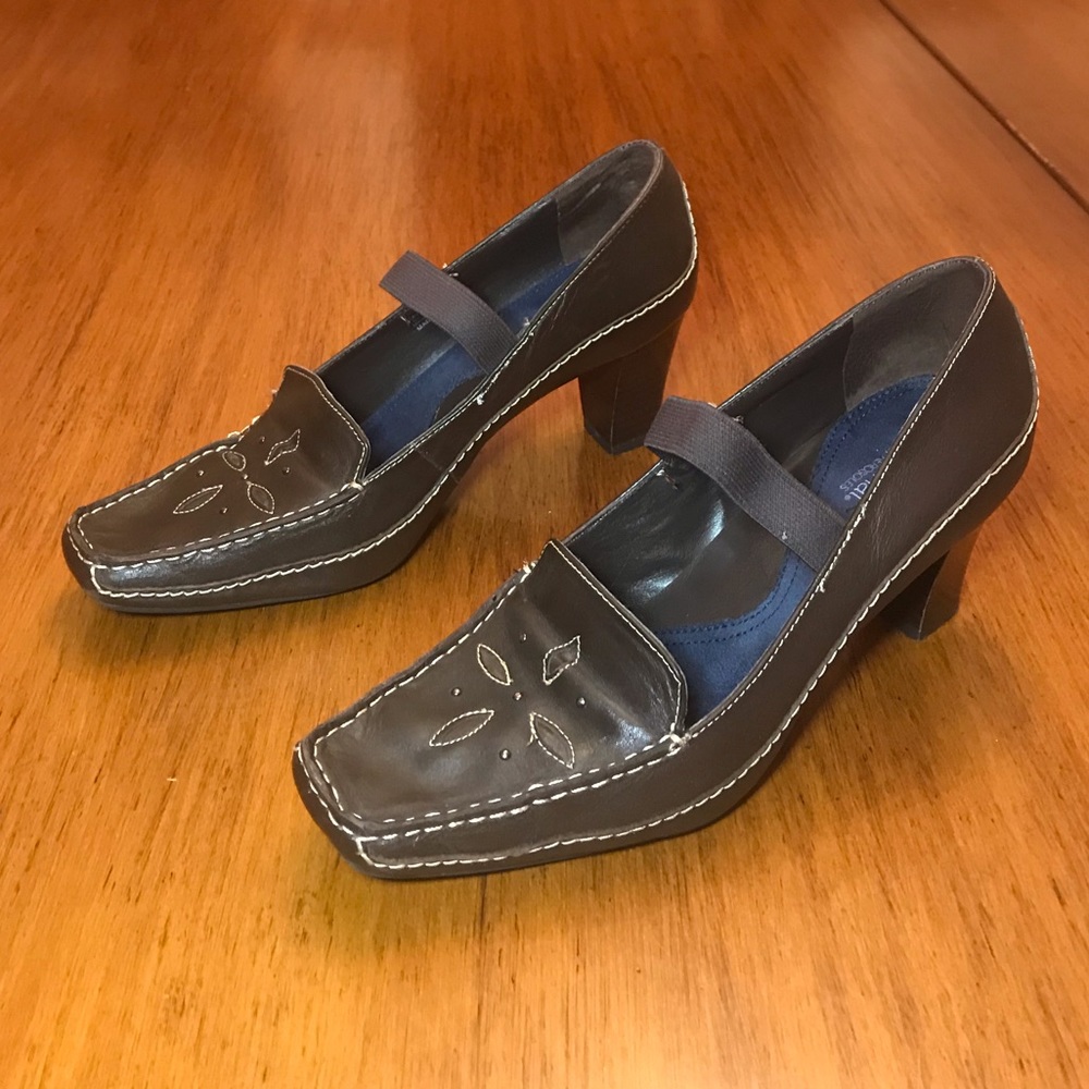 Classic what’swhat Aerosoles Brown Leather Heels